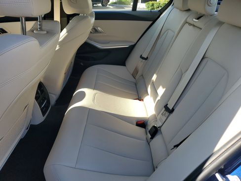 Used 2019 BMW 330i xDrive Sedan w/ Convenience Package image 11