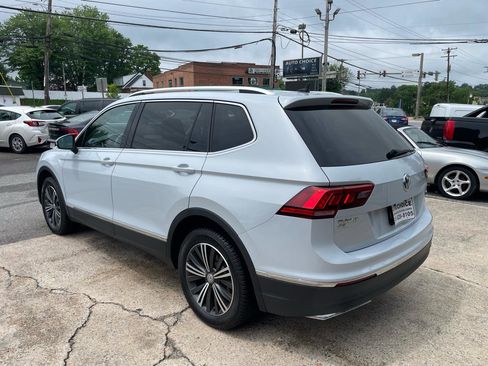 Used 2018 Volkswagen Tiguan SE AWD/4WD image 10