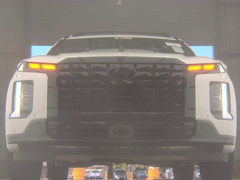 Used 2024 Hyundai Palisade Calligraphy image 4