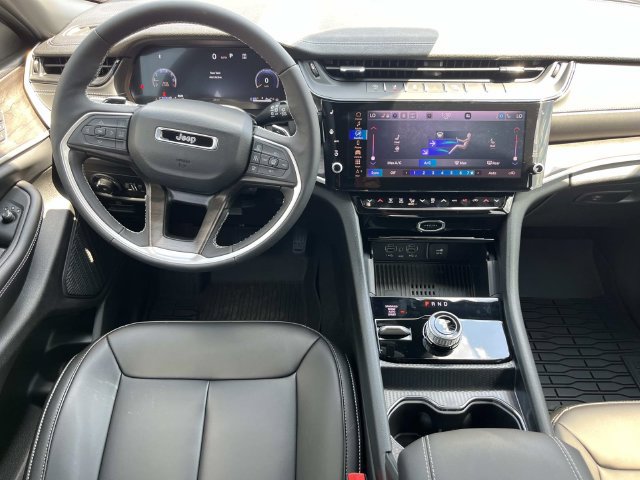 New 2027 Jeep Grand Cherokee Limited w/ Limited Altitude Package AWD/4WD image 15