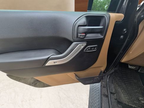 Used 2013 Jeep Wrangler Unlimited Sahara w/ Connectivity Group image 35