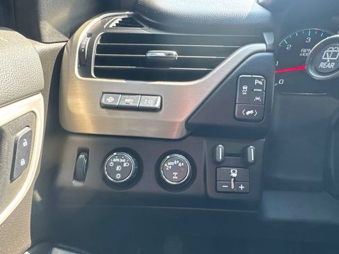 Used 2020 GMC Yukon XL Denali AWD/4WD image 25