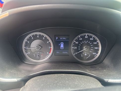 Used 2019 Hyundai Santa Fe SE FWD image 2