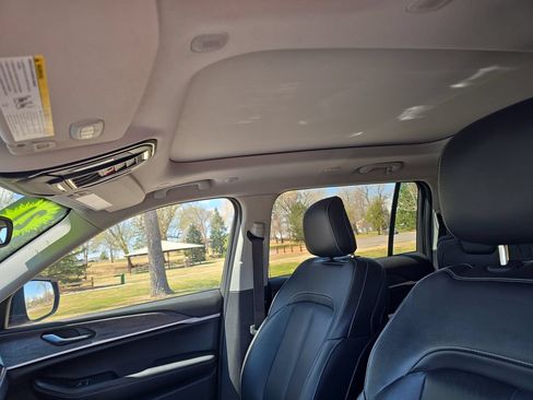 Used 2021 Jeep Grand Cherokee L Limited AWD/4WD image 23