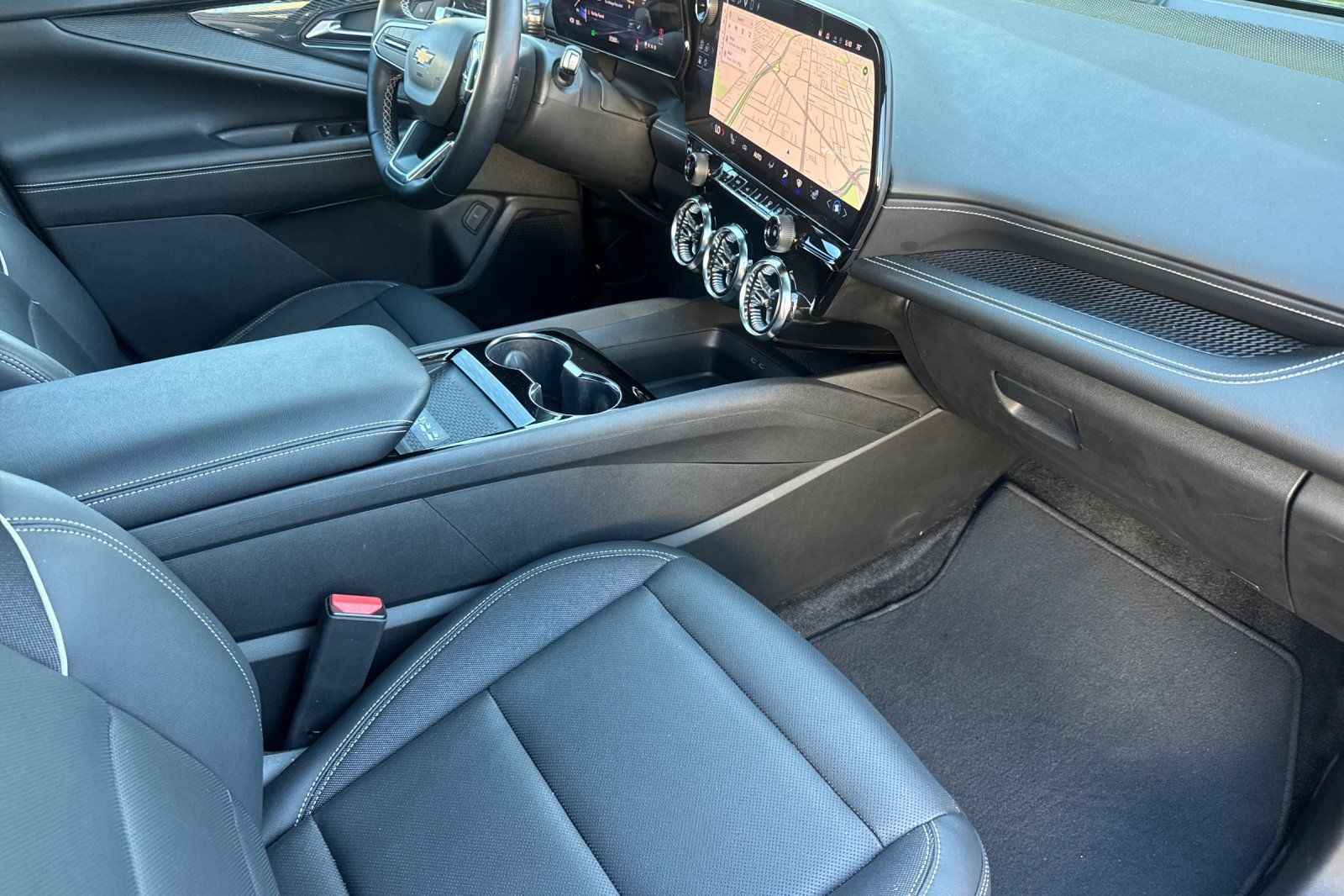 Used 2024 Chevrolet Blazer EV LT AWD/4WD image 20