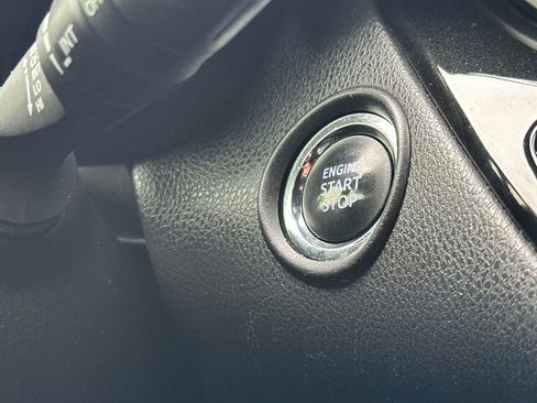 Used 2019 Toyota C-HR XLE image 24