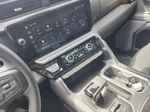 Used 2023 GMC Sierra 1500 Denali w/ Denali Reserve Package AWD/4WD image 33