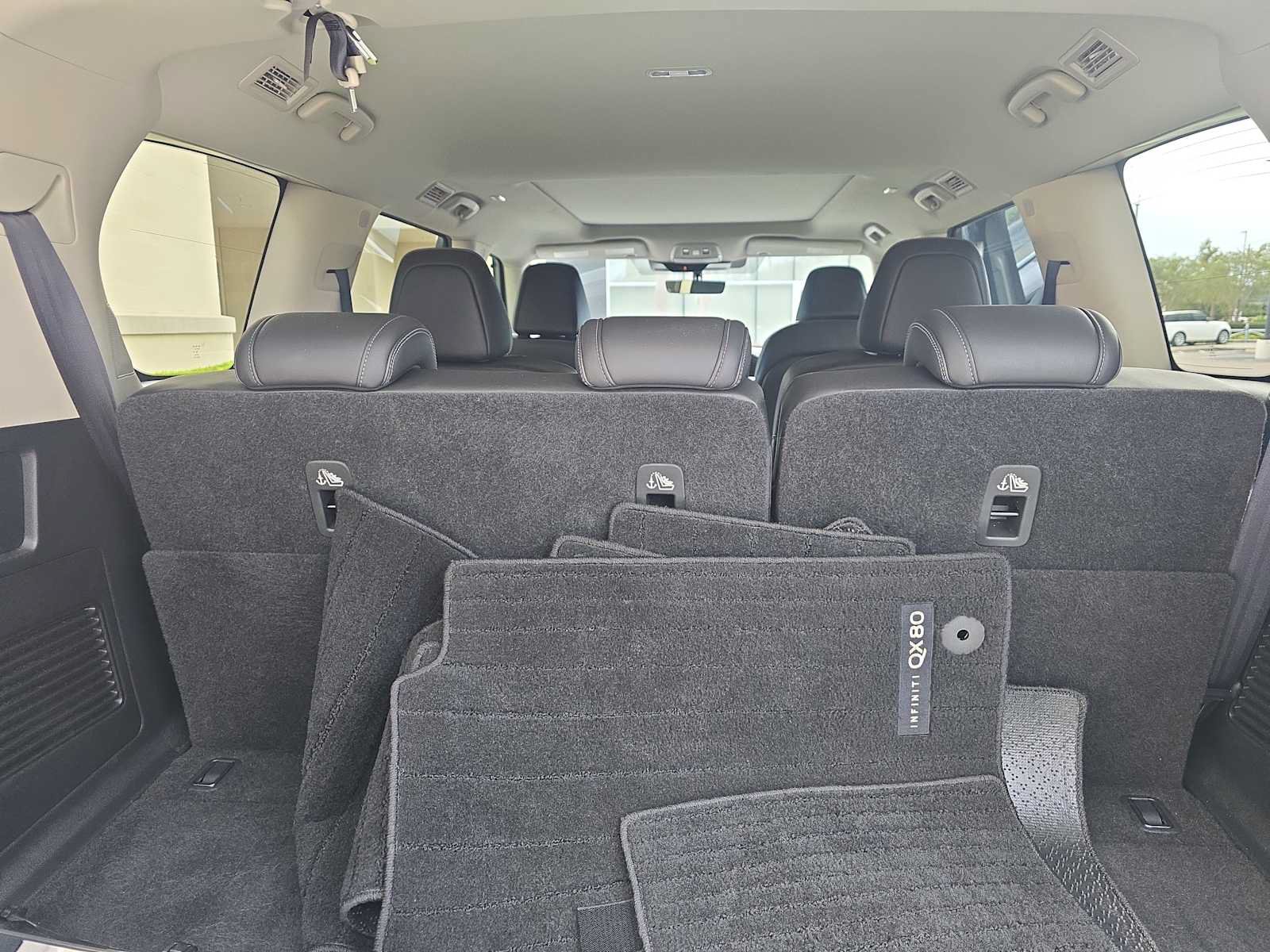 Used 2025 INFINITI QX80 Pure w/ Exterior Package RWD image 9