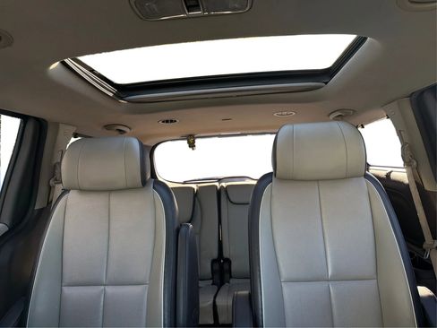 Used 2016 Kia Sedona SX Limited FWD image 18