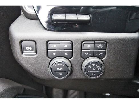 Used 2025 Chevrolet Silverado 3500 High Country w/ High Country Premium Package image 19