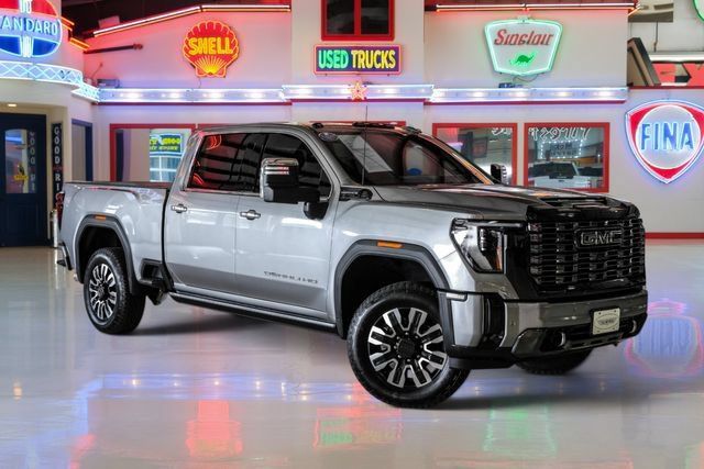 Used 2025 GMC Sierra 2500 Denali Ultimate w/ Max Trailering Package AWD/4WD image 1