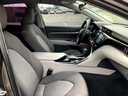 Used 2020 Toyota Camry L FWD image 8