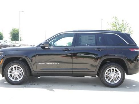 New 2026 Jeep Grand Cherokee Laredo RWD image 6