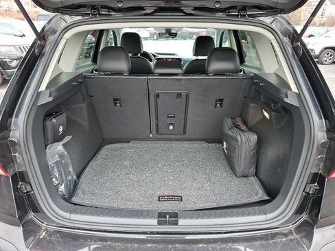 Certified 2022 Volkswagen Taos SE w/ IQ.Drive SE Package image 34