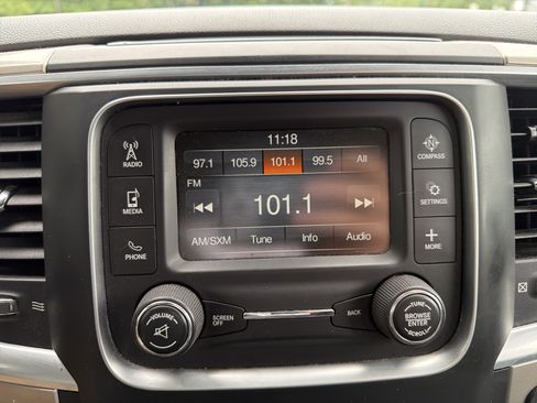 Used 2015 RAM 2500 SLT AWD/4WD image 18