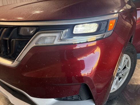 Used 2022 Kia Carnival LX image 10