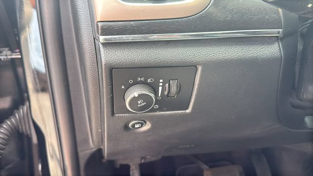 Used 2017 Jeep Grand Cherokee Limited AWD/4WD image 14