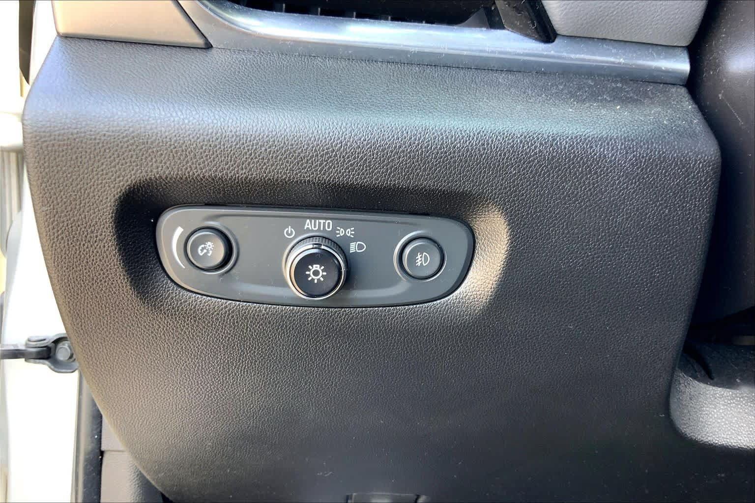 Used 2019 Chevrolet Traverse LT FWD image 33