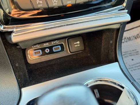 Used 2019 Jeep Grand Cherokee Limited AWD/4WD image 26
