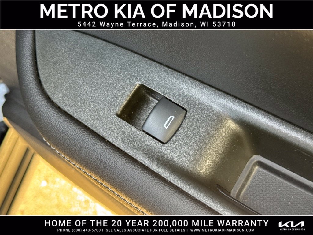 Used 2023 Chevrolet Blazer LT AWD/4WD image 36