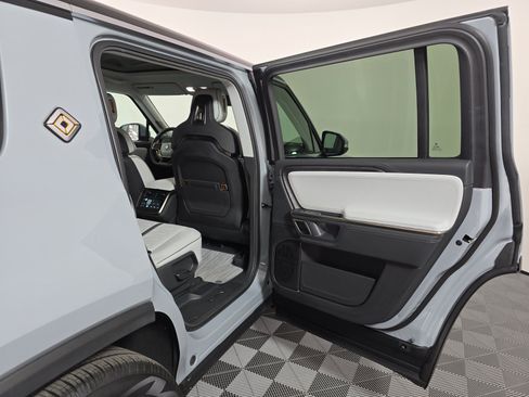 Used 2024 Rivian R1S Adventure AWD/4WD image 19