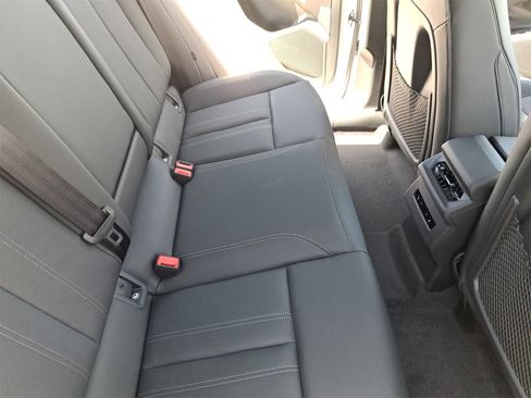 New 2025 Audi Q6 e-tron Premium image 11