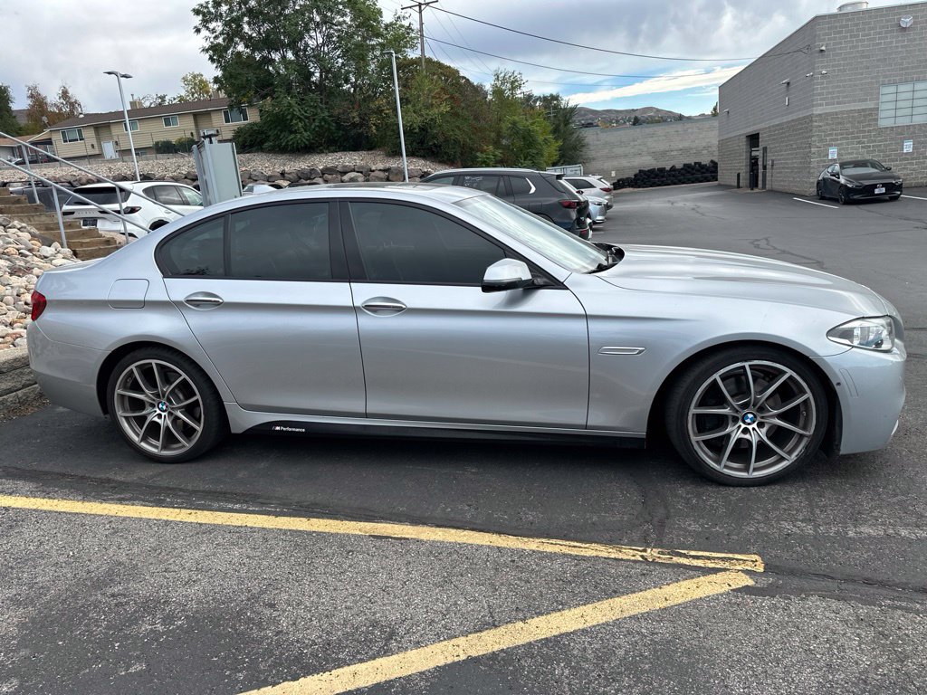 Used 2016 BMW 550i xDrive Sedan AWD/4WD image 4
