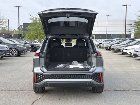 New 2026 Volkswagen Tiguan SE R-Line FWD image 14