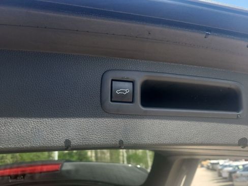 Used 2022 Toyota Highlander XLE image 33