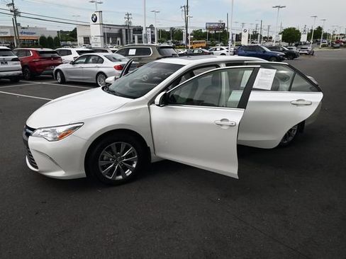 Used 2017 Toyota Camry XLE w/ Moonroof Package FWD image 49