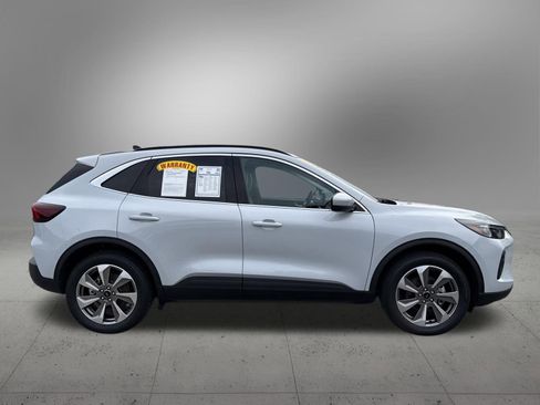 Used 2025 Ford Escape Platinum w/ Class II Trailer Tow Package image 5