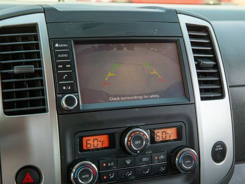 Used 2021 Nissan Frontier SV image 16