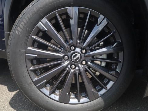 New 2026 Nissan Pathfinder SL w/ SL Premium Package AWD/4WD image 2