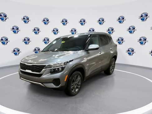 Certified 2023 Kia Seltos LX image 4