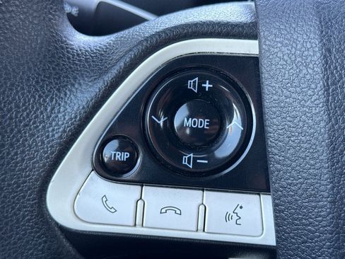 Used 2018 Toyota Prius One image 37