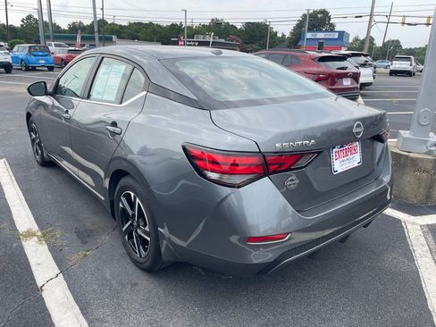 Used 2024 Nissan Sentra SV FWD image 12
