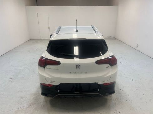 Used 2024 Buick Encore GX Sport Touring image 3