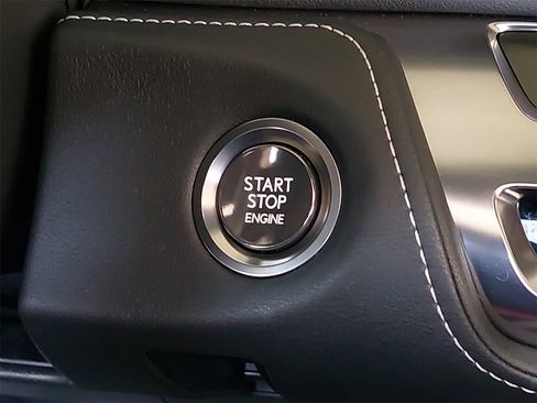 Used 2023 Lexus LC 500 Convertible image 32