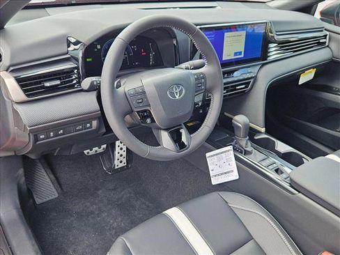 New 2025 Toyota Camry SE image 3