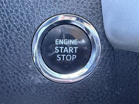 Used 2019 Toyota Highlander XLE image 21