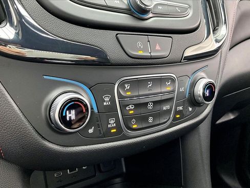 Used 2024 Chevrolet Equinox RS image 31