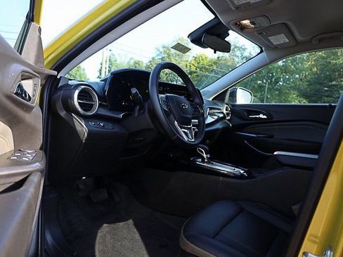 Used 2025 Chevrolet Trax ACTIV image 14