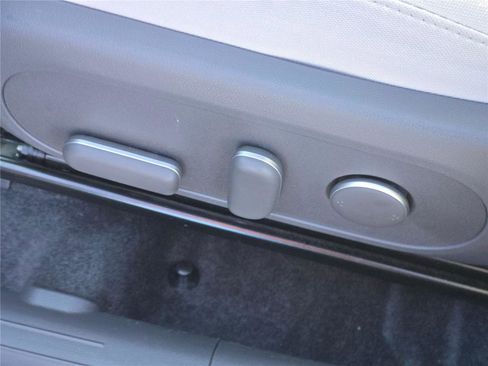 Used 2025 Hyundai Kona SEL image 27