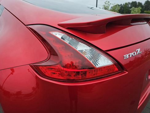 Used 2020 Nissan 370Z Coupe RWD image 32