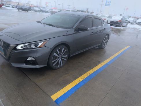 Used 2019 Nissan Altima 2.5 SR w/ SR Premium Package image 8
