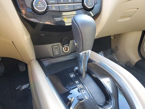 Used 2016 Nissan Rogue SL w/ SL Premium Package image 23