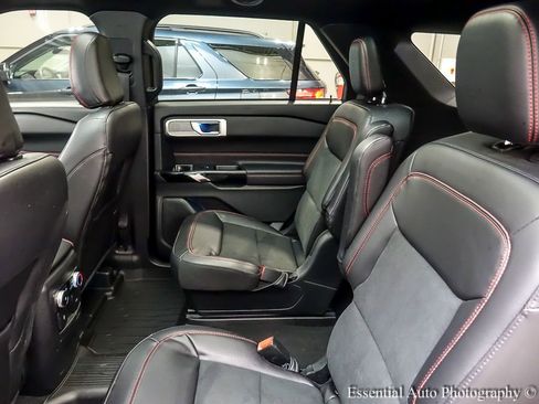 Used 2023 Ford Explorer ST-Line w/ Class IV Trailer Tow Package image 14