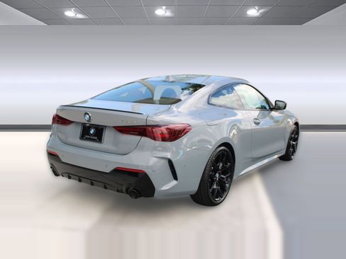 Used 2026 BMW 430i Coupe w/ M Sport Package image 9