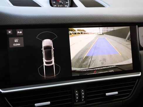 Used 2021 Porsche Cayenne Coupe image 11