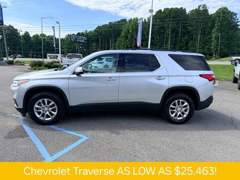 Used 2020 Chevrolet Traverse LT FWD image 3